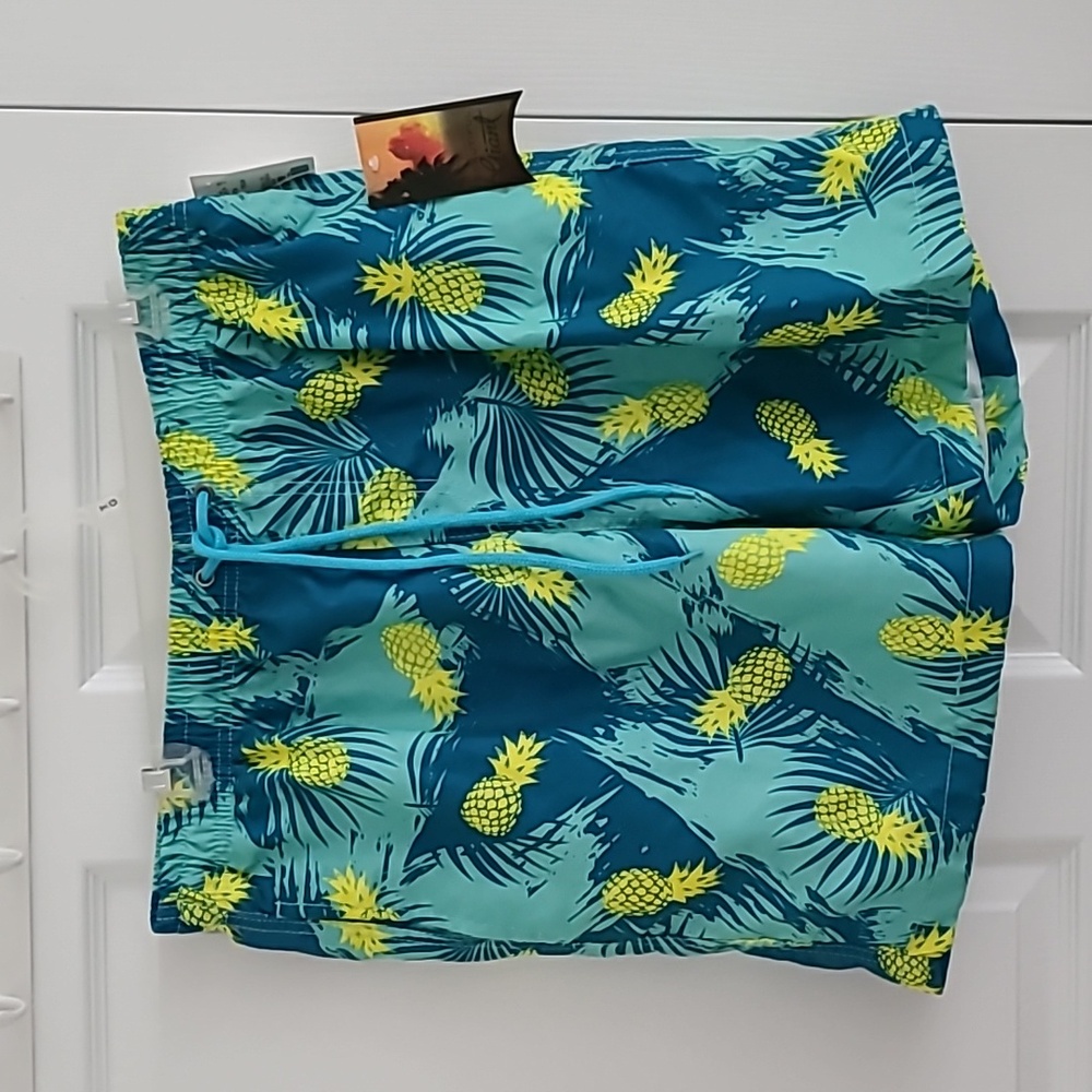 Men's Beautiful Giant pineapple print fast dry swim trunks in size XL, NWT